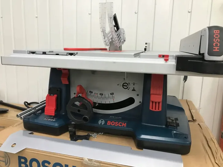 pila-stolowa-bosch-2000-w-30-mm-srednica-otworu-pily-30-mm