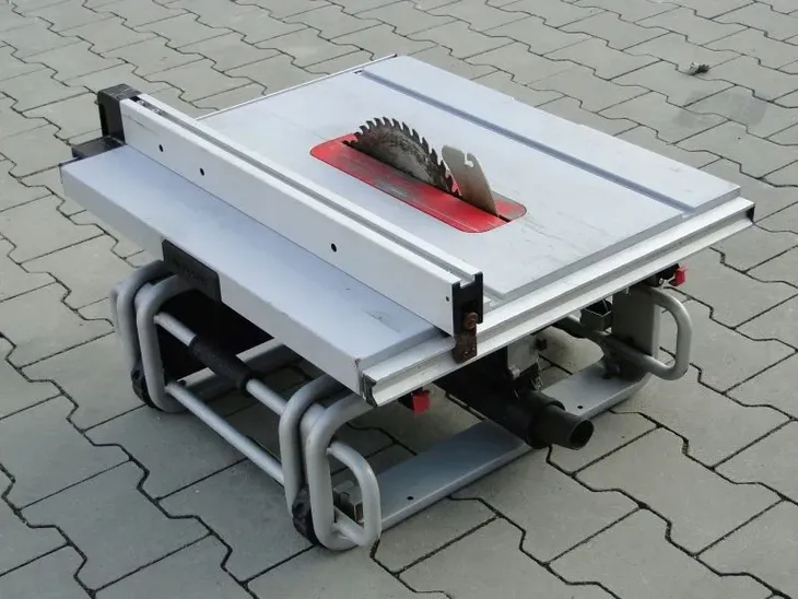 pila-stolowa-bosch-2000-w-30-mm-waga-z-opakowaniem-43-2-kg