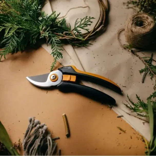 fiskars-p341-sekator-nozycowy-solid-1057164-marka-fiskars-dlugosc-robocza-21-cm