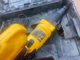 dewalt-mlotowiertarka-sds-plus-800-w-d25133k-napiecie-zasilania-230-v