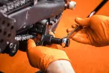 zakuwarka-przyrzad-do-zakuwania-i-rozkuwania-lancucha-zestaw-neo-tools-waga-z-opakowaniem-0-15-kg-liczba-elementow-w-zestawie-8