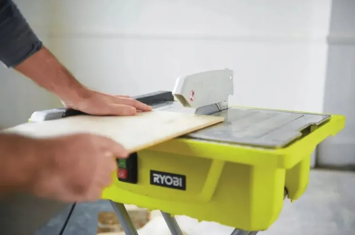 pilarka-do-glazury-ryobi-ws721s-500w-rodzaj-przecinarka-stolikowa