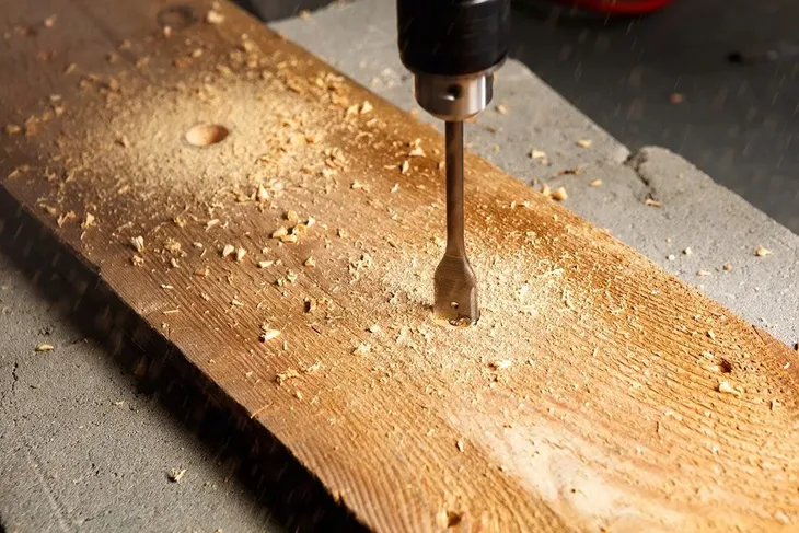 mlotowiertarka-graphite-sds-plus-710-w-energia-udaru-2-6-j