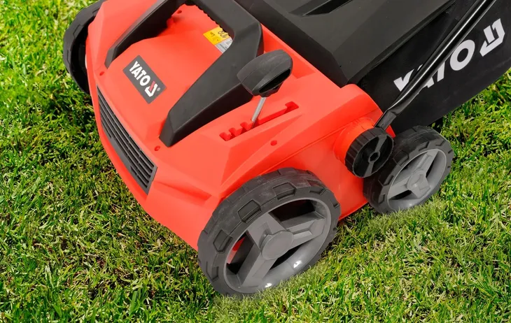aerator-wertykulator-yato-38-cm-1800-w-szerokosc-robocza-38-cm