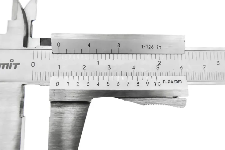 suwmiarka-analogowa-limit-200-mm-dokladnosc-pomiaru-0-05-mm