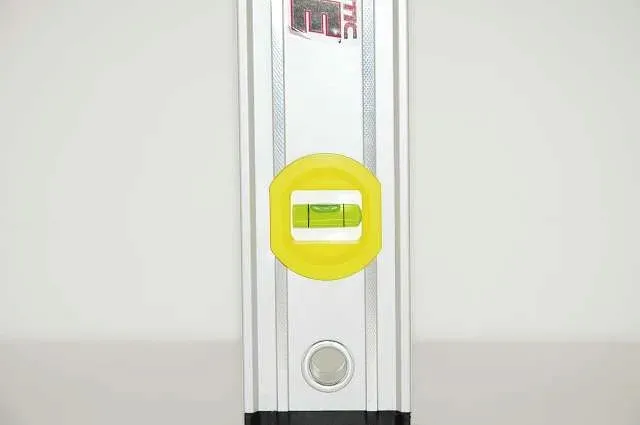 poziomica-libella-stanley-09-m-waga-z-opakowaniem-1-055-kg