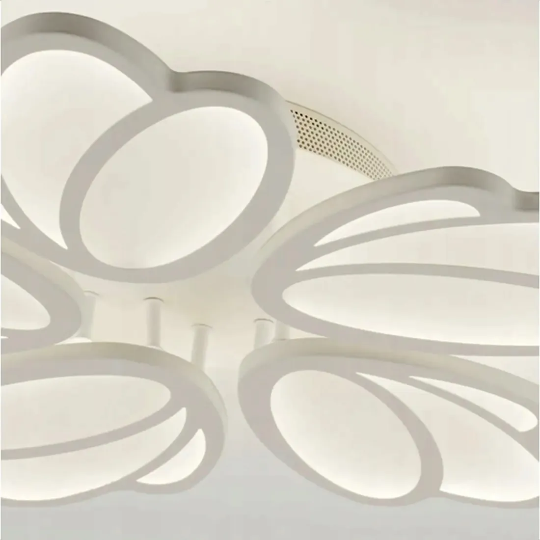 lampa-sufitowa-biala-plafon-led-zyrandol-55-cm-z-pilotem-barwa-zmienna