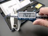 suwmiarka-elektroniczna-limit-200-mm-waga-z-opakowaniem-0-42-kg