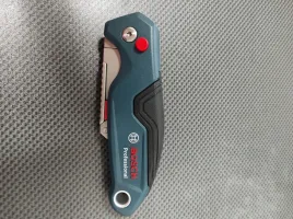 noz-skladany-z-ostrzem-trapezowym-sk5-bosch-professional-3-ostrza