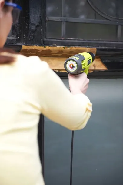 opalarka-ryobi-2000-w-230-v-650-c-moc-2000-w