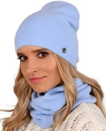 delikatny-komplet-damski-czapka-i-komin-blekit-al1
