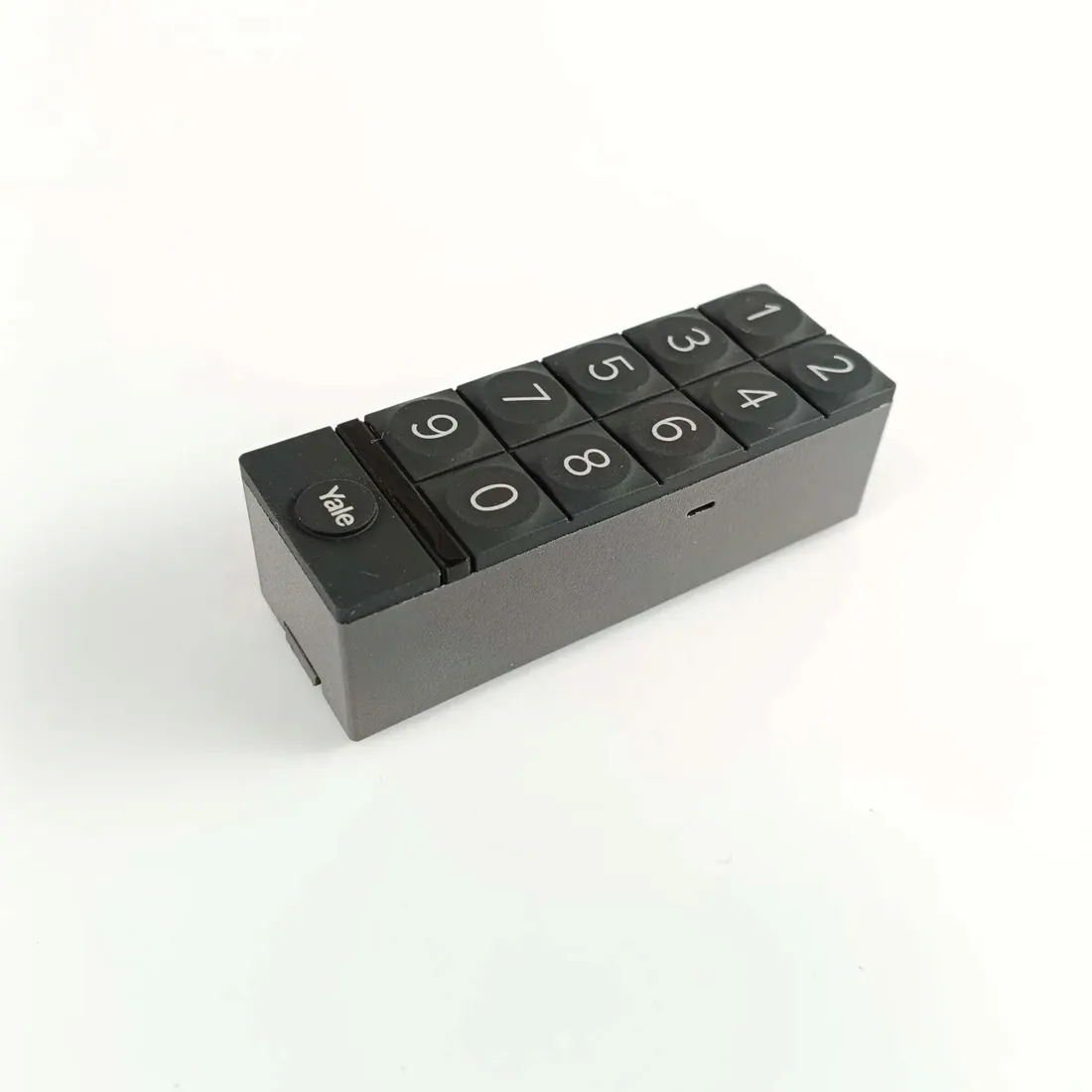 yale-05-301000-bl-linus-smart-keypad