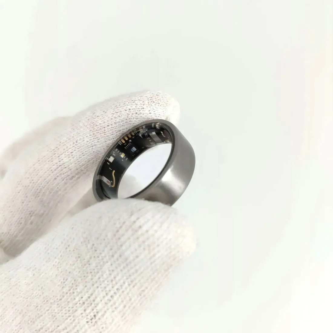 ultrahuman-ring-air-smart-ring-health-tracker-raw-titanium