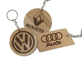 brelok-do-kluczy-marka-samochodu-logo-grawer
