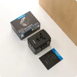 voomy-y30-adapter-podrozny-3x-usb-a-2x-usb-c-producent-voomy