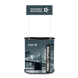 stoisko-promo-z-toperem