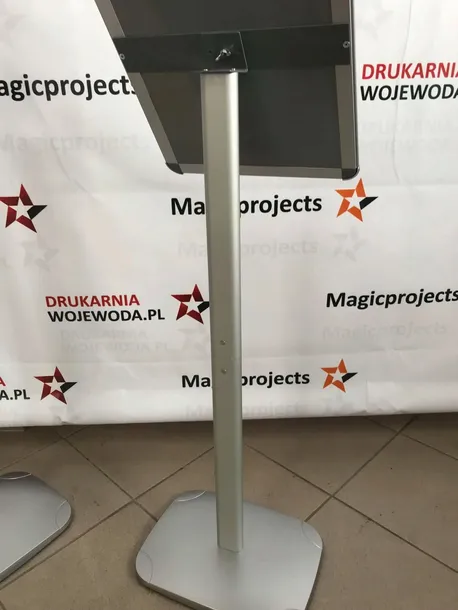 stojak-informacyjny-a3-marka-bez-marki
