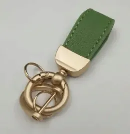 brelok-skorzany-do-kluczy-z-obrotowym-pierscieniem-85-cm-zielony