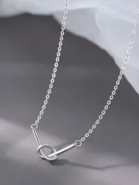 damski-naszyjnik-z-wezlem-w-kolorze-srebrnym