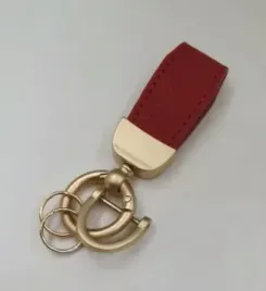 brelok-skorzany-do-kluczy-z-obrotowym-pierscieniem-85-cm-czerwony
