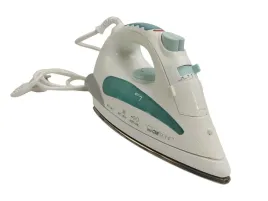 zelazko-parowe-clatronc-2200w