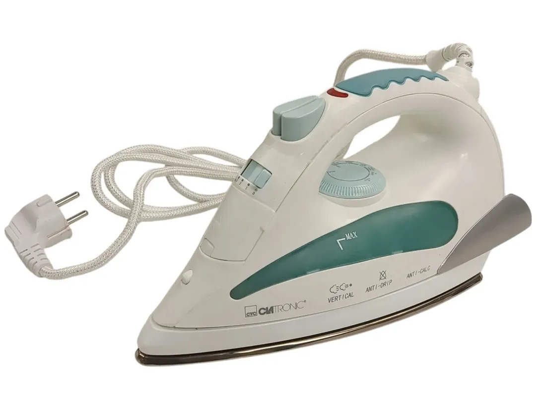 zelazko-parowe-clatronc-2200w