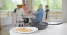 patelnia-zeliwna-tefal-tradition-e2250504-emaliowana-indukcja-26-cm