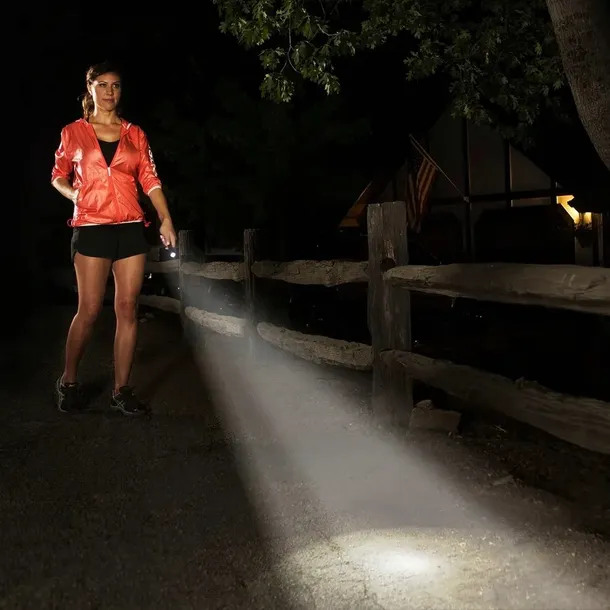 latarka-mini-maglite-pro-led-aa-sp2p017-waga-180-g