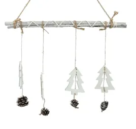 zawieszka-drewniana-na-galazce-choinki-z-szyszkami-na-boze-narodzenie