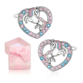 kolczyki-srebrne-jednorozce-w-sercu-kolczyki-dla-dziewczynki-sztyft-prezent