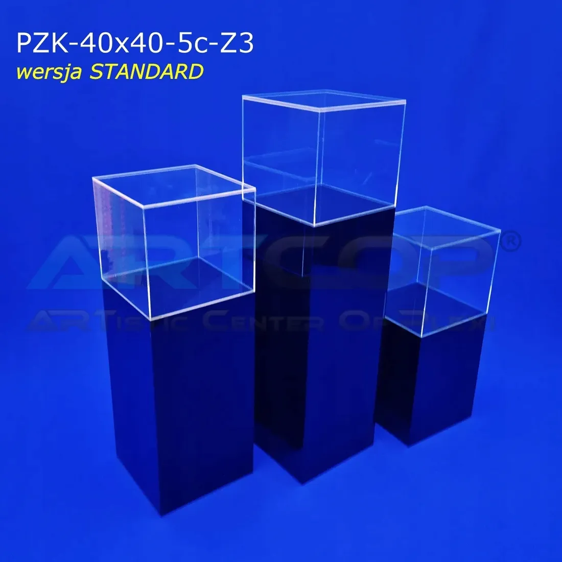 postumenty-z-kloszem-podesty-z-plexi-czarnej-40x40cm-gablota-wystawa-3-szt-stan-nowy