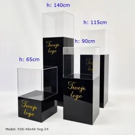 postumenty-z-kloszem-podesty-z-plexi-czarnej-40x40cm-gablota-4-szt-logo