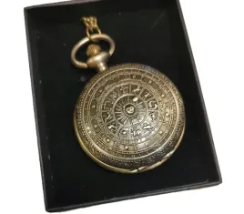 zegarek-kieszonkowy-stylizowany-retro-konstelacja-zodiak-czarne-pudelko