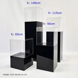 postumenty-z-kloszem-podesty-z-plexi-czarnej-40x40cm-gablota-wystawa-4-szt