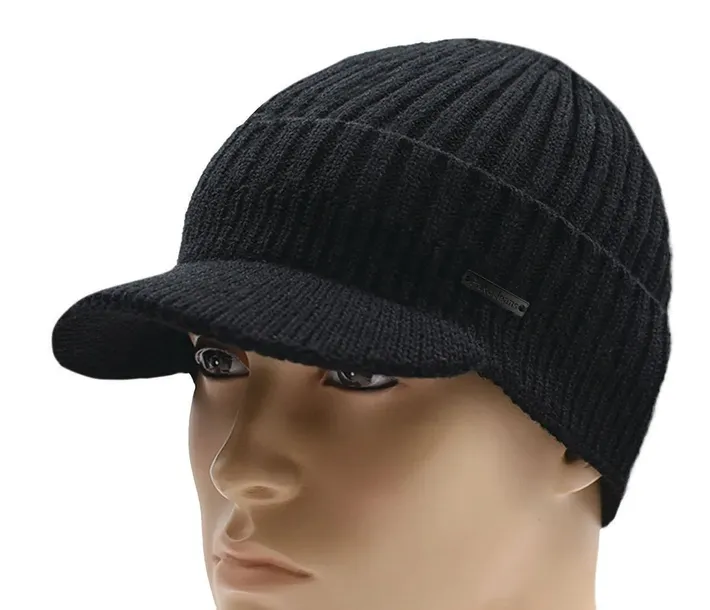 CZAPKA zimowa z daszkiem sportowa elastyczna CZARNA Pako Jeans