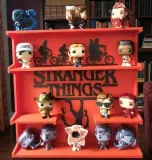 polka-na-figurki-stranger-things-kinder-joy-display-stand-stan-nowy