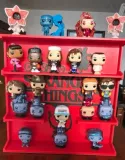polka-na-figurki-stranger-things-kinder-joy-display-stand-marka-bez-marki