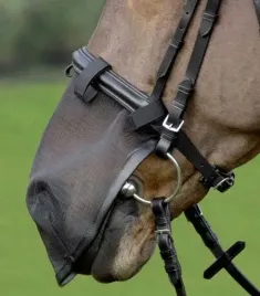 moskitiera-na-nos-czarna-waldhausen-pony