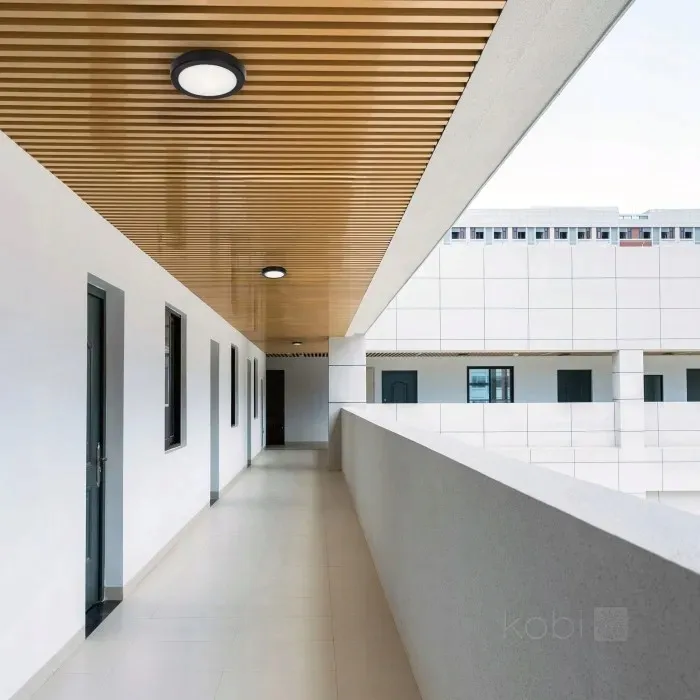 oprawa-z-czujnikiem-led-nairos-g2-12w-3cct-1260lm-ip65-czarny-premium-kobi