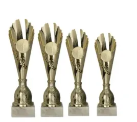 zestaw-4-pucharow-37-35-34-33-emblemat-opis-zlote-puchary-zawody