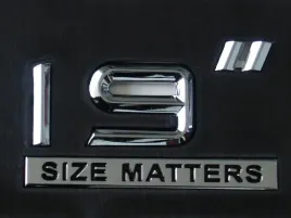 naklejka-3d-chrom-srebrna-felga-19-size-matters-tuning-wypukly-emblemat