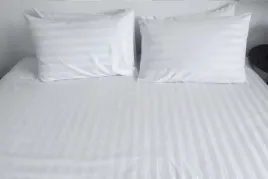 poszwa-na-koldre-bawelniana-hotelowa-satynowe-paski-2cm-biala-mari-180x200