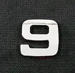 emblemat-litera-literka-cyfra-cyfry-chrom-9-dziew