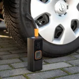 kompresor-samochodowy-sprezarka-pompka-do-opon-akumulatorowa-przenosna-12v-wydajnosc-efektywna-19-l-min