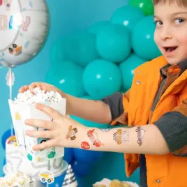 pudelka-na-popcorn-auta-6-sztuk-samochodziki-pojazdy