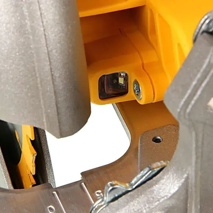 dewalt-dcs570n-pilarka-tarczowa-18v-184mm-stan-nowy