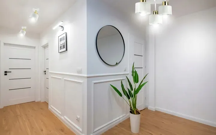 lampa-sufitowa-plafon-zyrandol-do-sypialni-pokoju-biala-zlota-roller-stan-nowy-marka-luxolar