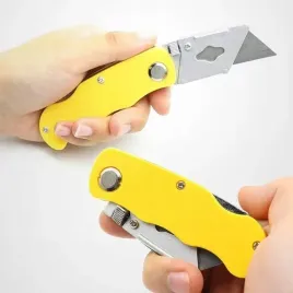 noz-skladany-z-wymiennym-trapezowym-ostrzem-zapas