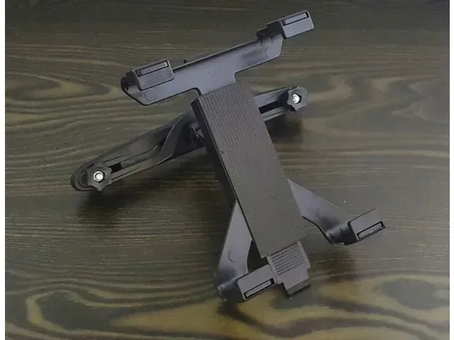 uchwyt-samochodowy-na-tablet-do-zaglowka