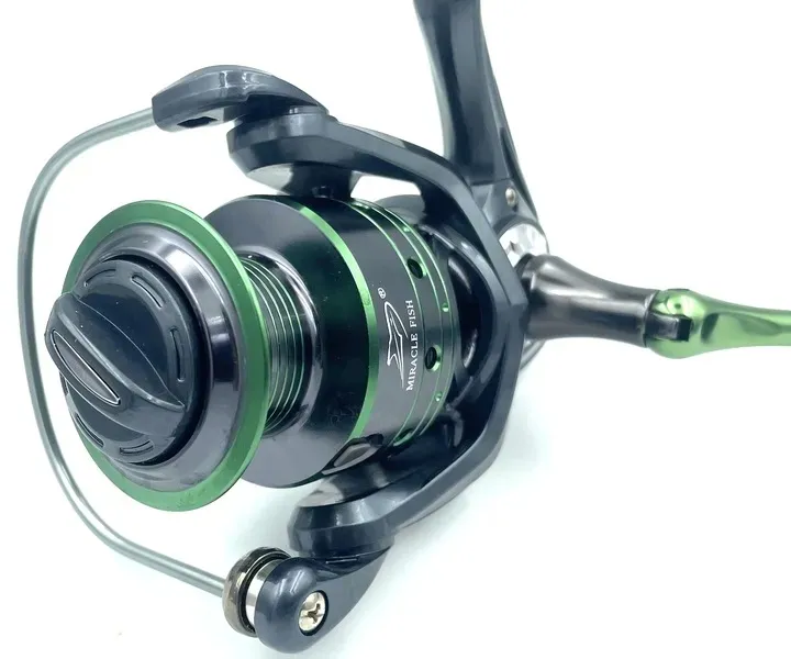 kolowrotek-miracle-fish-spinning-ax4000